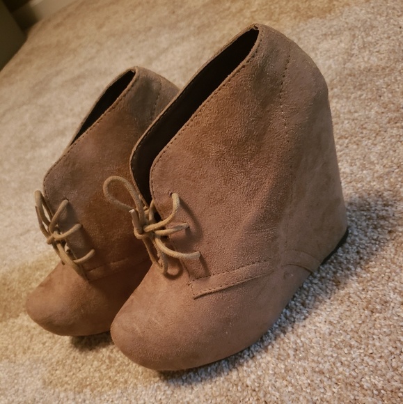 Shoes - Picture 2 of 3